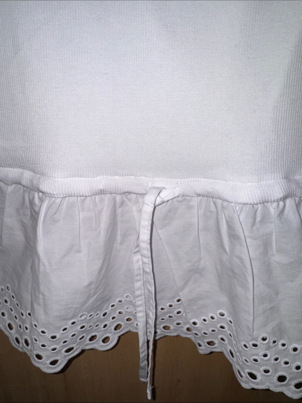 NWT Time and Tru White Eyelet Peplum Hem Tank Top - Classic Summer Layer - Picture 3 of 3